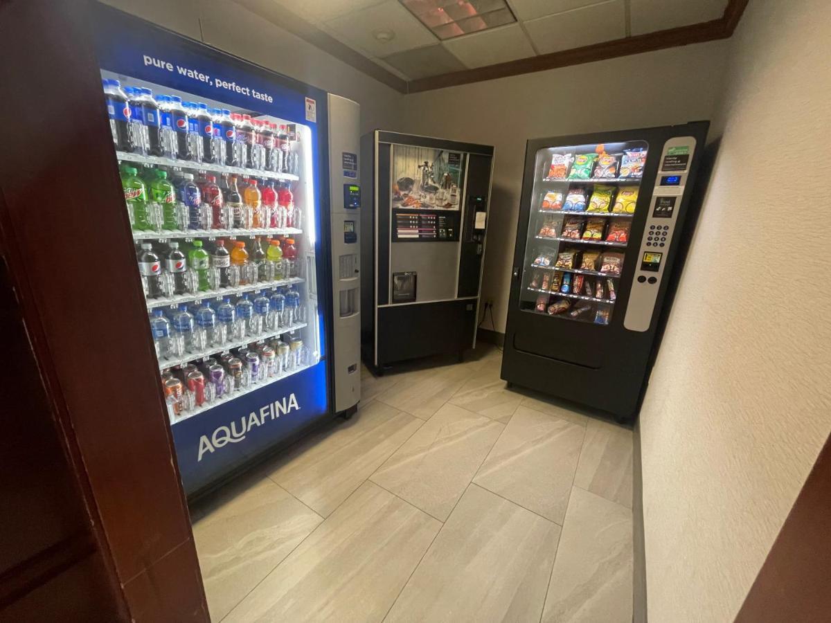 Ramada By Wyndham Cleveland Independence Ξενοδοχείο Εξωτερικό φωτογραφία