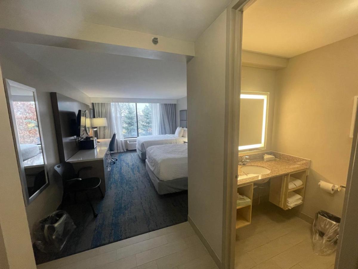 Ramada By Wyndham Cleveland Independence Ξενοδοχείο Εξωτερικό φωτογραφία