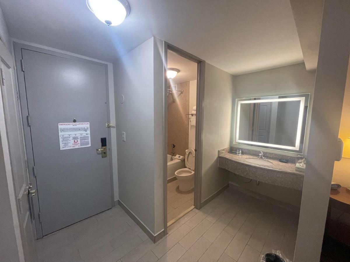 Ramada By Wyndham Cleveland Independence Ξενοδοχείο Εξωτερικό φωτογραφία