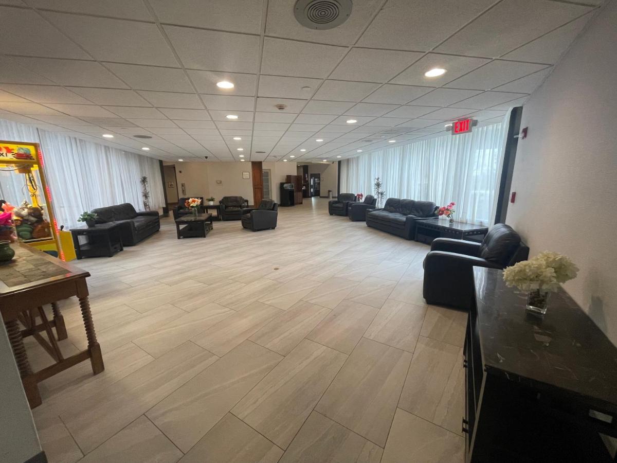 Ramada By Wyndham Cleveland Independence Ξενοδοχείο Εξωτερικό φωτογραφία