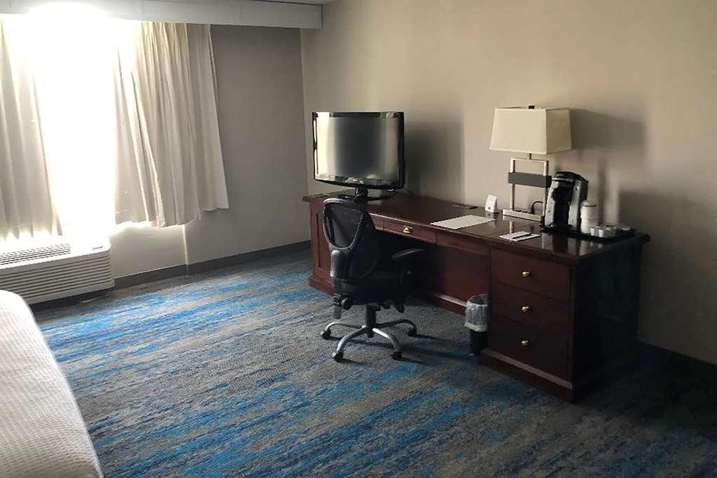 Ramada By Wyndham Cleveland Independence Ξενοδοχείο Δωμάτιο φωτογραφία